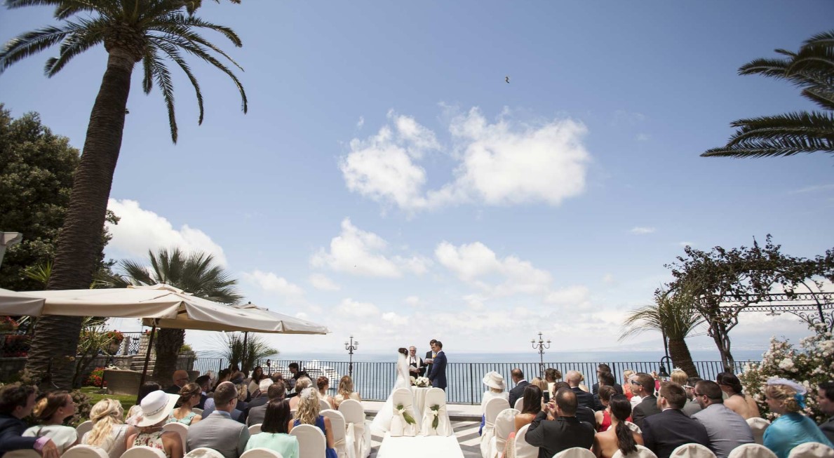 What are some different types of wedding ceremonies?